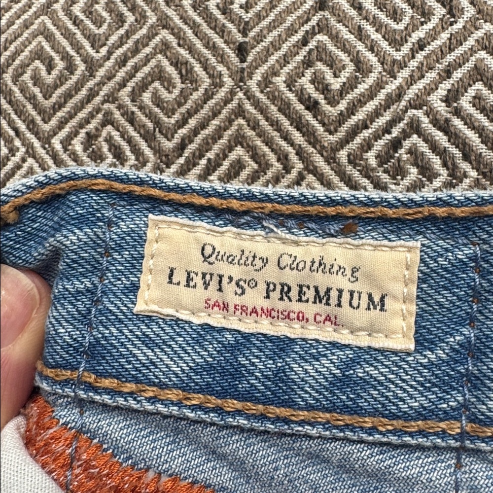 Levi's Blue Women's Jean Shorts with Colorful Embroidery - Picture 4 of 5